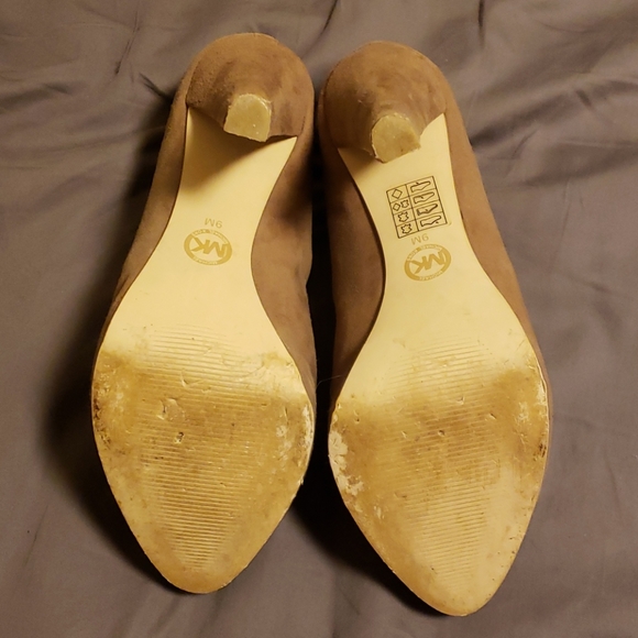 Michael Kors tan heels - Picture 2 of 4